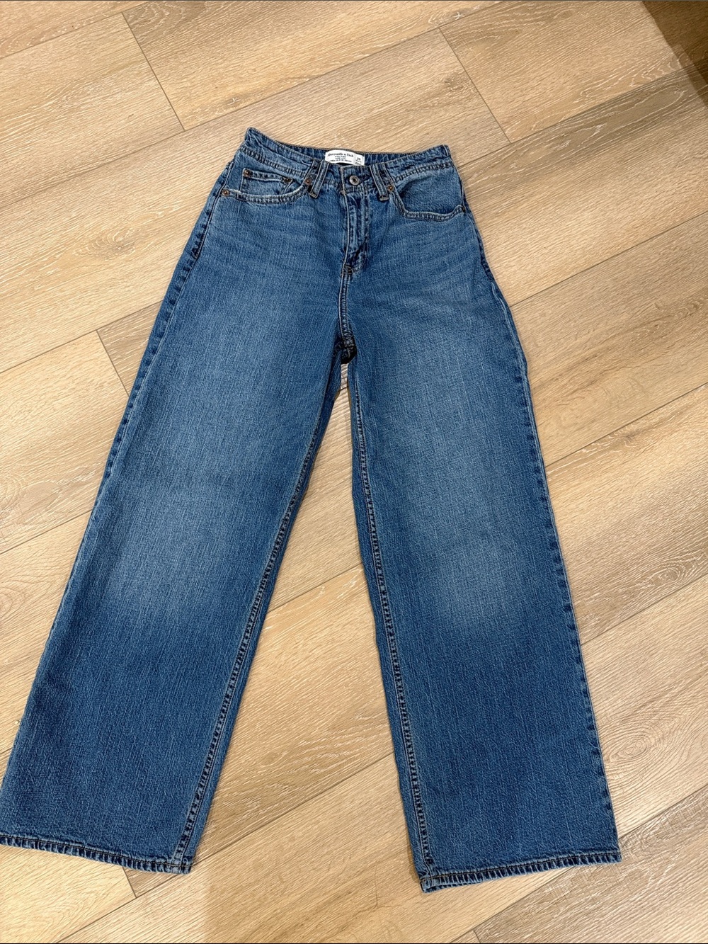 Abercrombie High Rise Wide Leg Jeans Curve love size 25 R
